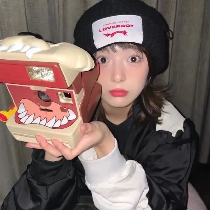 怪异少女神隐